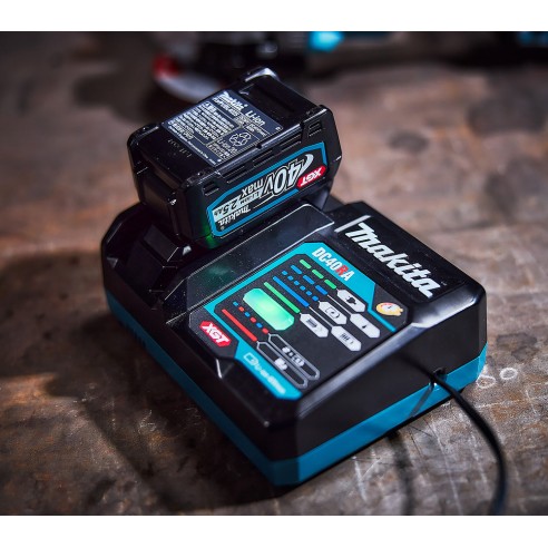 Cargador rápido de baterías Makita DC40RA - 40Vmax - Ventiladores de refrigeración - Carga en 22-50 min