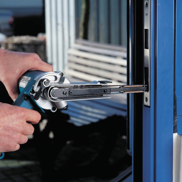 Lijadora de banda Makita 9032 - 500 W - Velocidad variable 300-1700 m/min - Trabajo de detalle Lijadora de banda Makita 9032 - 500 W - Velocidad variable 300-1700 m/min - Trabajo de detalle