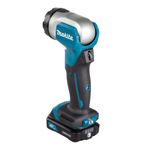 Luz LED portátil Makita DEBML105 - 12Vmax, 5500 lx, 14 h de autonomía, ligera y práctica