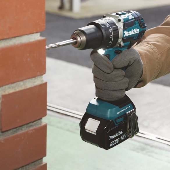 Taladro combinado Makita DHP484RTJ - 18V, 54 Nm, motor sin escobillas, 2 velocidades, luz LED Taladro combinado Makita DHP484RTJ - 18V, 54 Nm, motor sin escobillas, 2 velocidades, luz LED