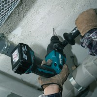 Martillo ligero Makita DHR165RTJ 18V - SDS-PLUS, 16 mm, 1,3 J, diseño compacto y luz LED 2