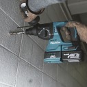 Martillo ligero Makita DHR242RTJ - 18V, 2,0 J, SDS-PLUS, con 2 baterías de 5,0Ah, maletín Makpac