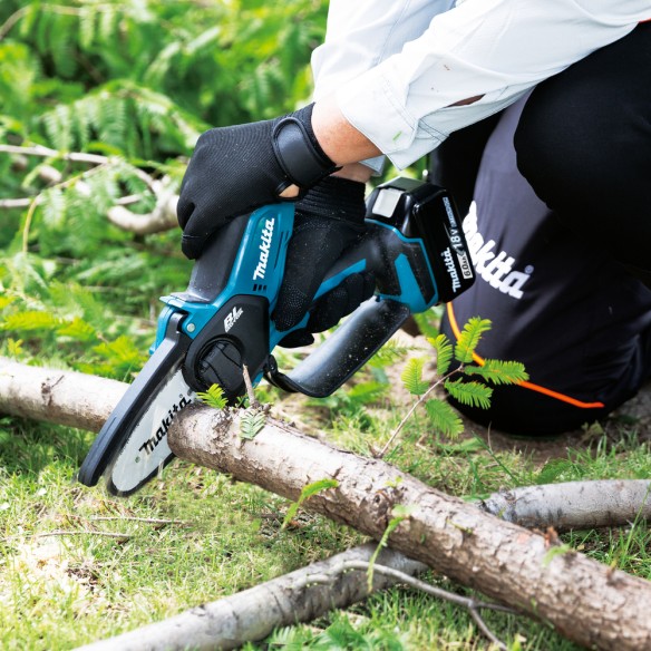 Sierra de poda Makita DUC101SF 18V - Ligera, 10 cm guía, lubricación automática, motor sin escobillas Sierra de poda Makita DUC101SF 18V - Ligera, 10 cm guía, lubricación automática, motor sin escobillas