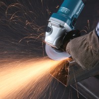 Miniamoladora Makita GA5040C - 125 mm - 1.400 W - Anti-restart y empuñadura antivibratoria 2