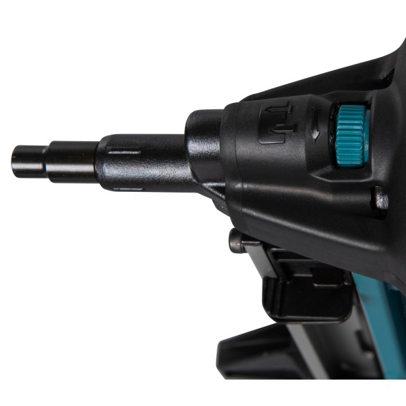 Clavadora de gas Makita GN420CLSE - 7,2V - 64 mm - Incluye 2 baterías y maletín Clavadora de gas Makita GN420CLSE - 7,2V - 64 mm - Incluye 2 baterías y maletín