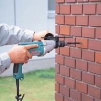 Taladro percutor Makita HP2050 - 720 W, 20 mm, velocidad variable, doble aislamiento 2
