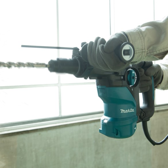 Martillo combinado Makita HR3012FCJ - 1.050 W, SDS-PLUS, 3,9 J, sistema antivibración Martillo combinado Makita HR3012FCJ - 1.050 W, SDS-PLUS, 3,9 J, sistema antivibración