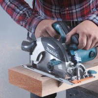 Sierra circular Makita HS6100 - 165 mm - 1.100 W - ligera, compacta, profundidad hasta 54 mm 2
