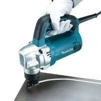 Roedora Makita JN3201J - 710W, corte limpio hasta 3,5mm en aluminio y 3,2mm en acero 2
