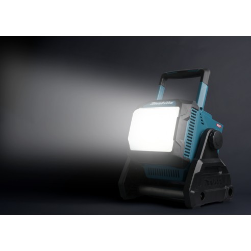 Foco de trabajo LED Makita ML005GX - 40Vmáx - 3600 lúmenes - IP65 resistente al agua