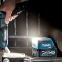 Linterna de mano a batería Makita ML011G - 40Vmax, 300 lm, 3 modos de iluminación, USB