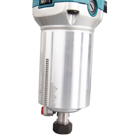 Fresadora multifunción Makita RT0702CX2J - 710 W, arranque suave, control de velocidad Fresadora multifunción Makita RT0702CX2J - 710 W, arranque suave, control de velocidad