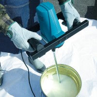 Taladro batidor Makita UT1200 - 960 W - 120 mm para pintura y yeso 2