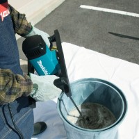Batidor eléctrico Makita UT1600 - 1.800 W - 2 velocidades mecánicas - Para pinturas y yeso 2