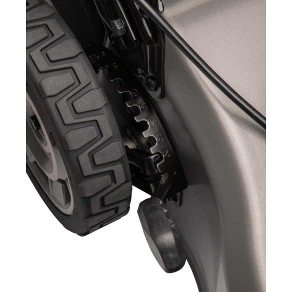 Cortacésped a batería Makita DLM532Z - 53 cm - 36V (18V x2) - Tracción - Motor sin escobillas - Sin batería ni cargador