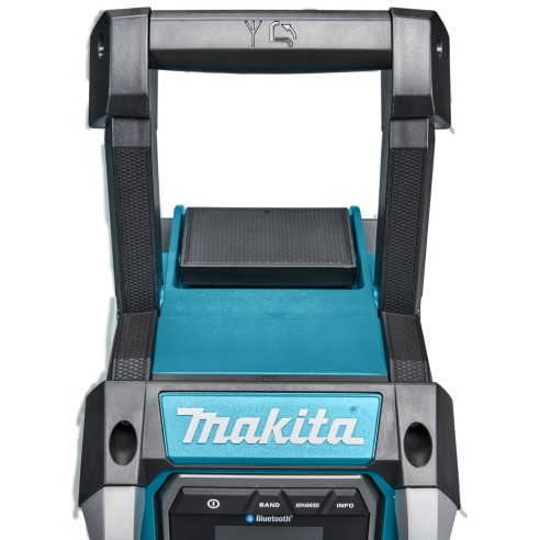 Radio de trabajo portátil Makita MR007GZ - Bluetooth, IP65, alimentación CA y batería - Sin batería ni cargador