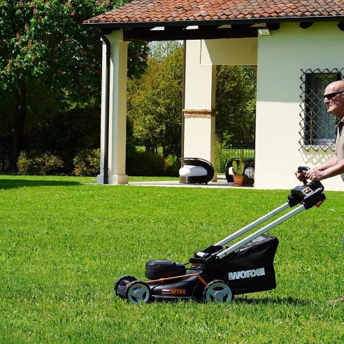 Cortacésped Nitro 40V (2x20V) Worx | PowerShare | WG749E | Incluye  2 baterías 4Ah y cargador doble | 46 cm con tracción | Mulch