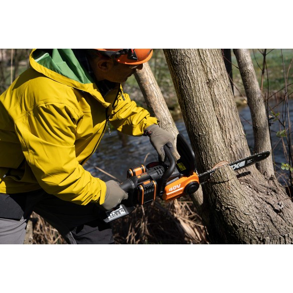 Worx WG384E – Motosierra a batería 40V (2x20V), motor sin escobillas, espada 35 cm, incluye 2 baterías 2,0Ah y cargador