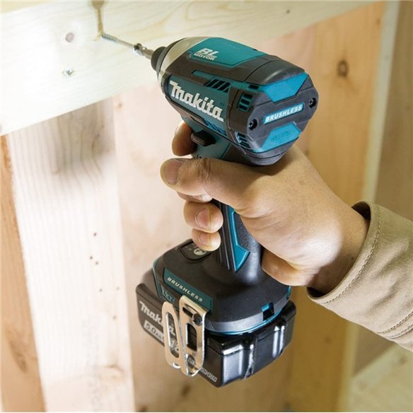 Atornillador de impacto 18V Makita DTD154Z - 175 Nm, motor sin escobillas, 3 ajustes - Sin batería ni cargador ni maletín