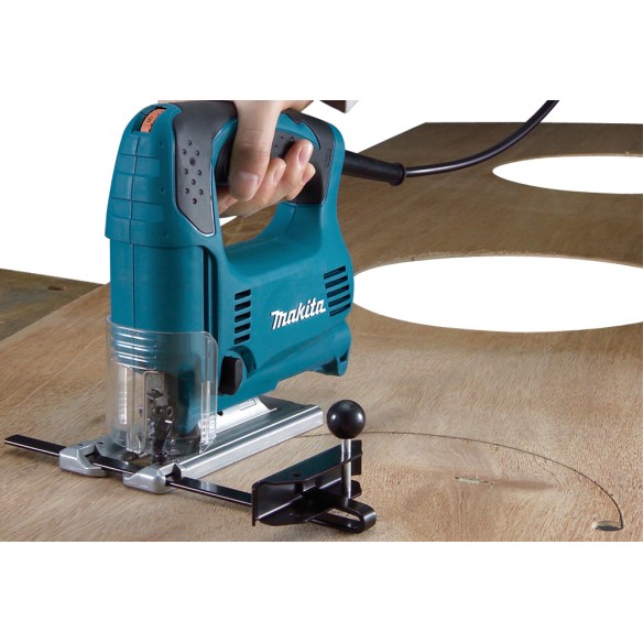 Scie sauteuse Makita 4329K - 450 W, 500-3100 tr/min, coupe dans le bois 65 mm et acier 6 mm