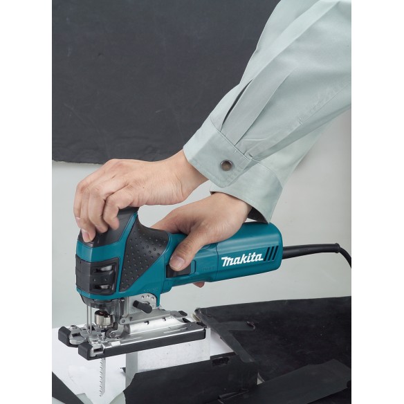 Scie sauteuse Makita 4351FCT - 720 W, vitesse variable 800-2800 tr/min, changement de lame sans outils
