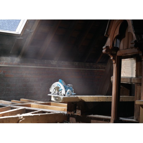 Scie circulaire Makita 5008MG - 210 mm - 1.800 W - lumière LED et poignée en caoutchouc pour une prise ferme