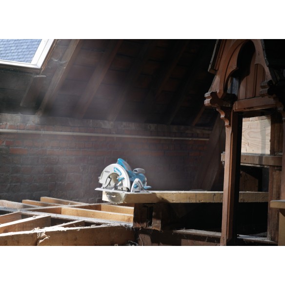 Scie circulaire Makita 5008MG - 210 mm - 1.800 W - lumière LED et poignée en caoutchouc pour une prise ferme