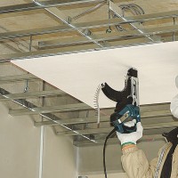 Visseuse auto-alimentée Makita 6842 - 470 W, 25-55 mm, 4.700 tr/min, Coffret inclus 2