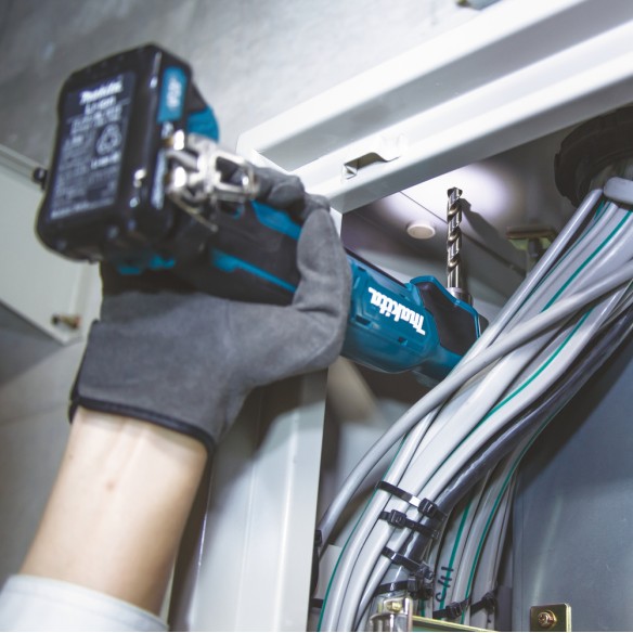 Perceuse angulaire Makita DA332DSAE 12V - idéale pour les espaces réduits - lumière LED et frein électrique