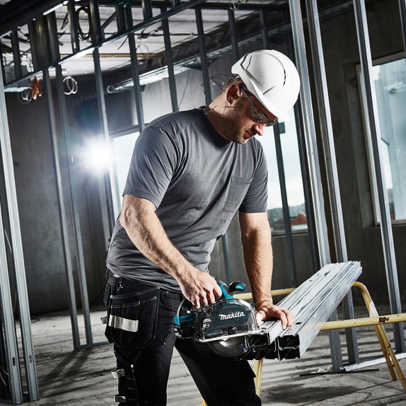 Coupeur de métal Makita DCS553RTJ - 18V, moteur sans balais, 150 mm, coupe rapide et sans étincelles