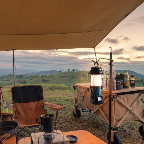 Lampe de camping Makita DMR057 - Lampe multifonction 14,4V/18V, Bluetooth et radio FM