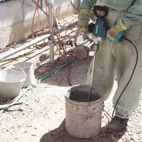 Perceuse Visseuse Makita DS4012 - 750 W, vitesse variable, poignée rotative pour le mélange de matériaux