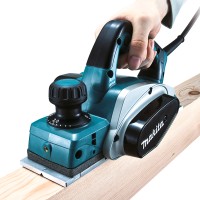 Rabot compact Makita KP0800 - 620 W - 82 mm, profondeur de rabotage 2,5 mm 2