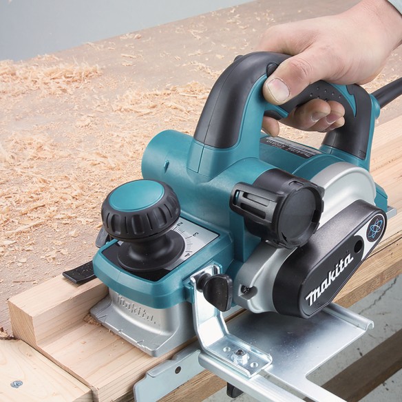 Rabot électrique Makita KP0810C - 1.050 W - 82 mm - Profondeur de rabotage 4 mm - Compact et silencieux