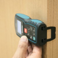 Mesureur laser Makita LD080PI - Précision jusqu'à 80 m et nivellement à 360 degrés 2
