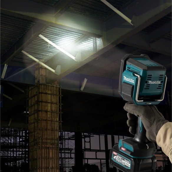 Lampe de poche Makita ML007G - 40Vmax, 1250 lm, 4 modes d'éclairage, résistant à l'eau et à la poussière