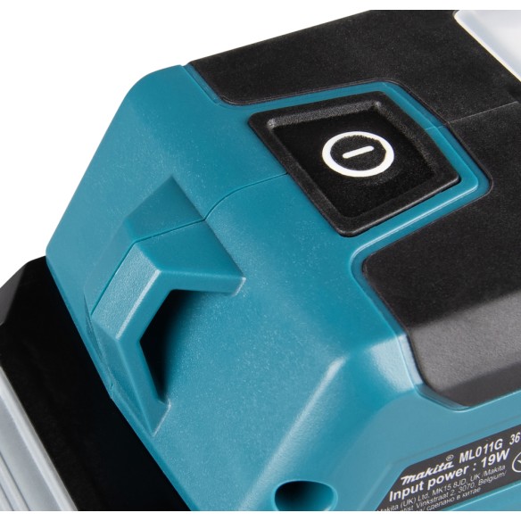 Lampe de poche à batterie Makita ML011G - 40Vmax, 300 lm, 3 modes d'éclairage, USB