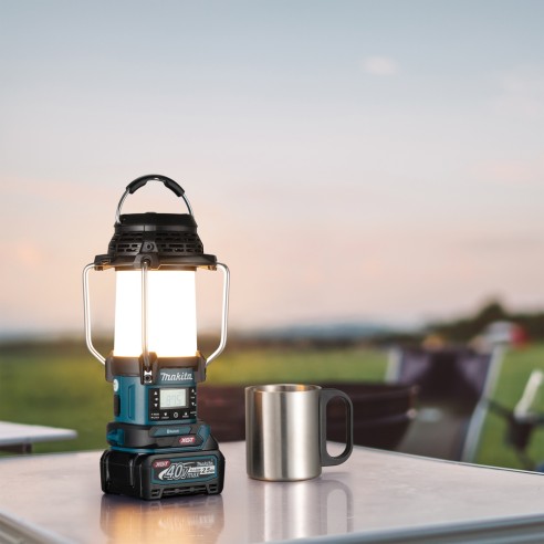 Lampe de camping Makita MR010G - 40Vmax, 1000 lx, Bluetooth et radio FM, résistant à l'eau