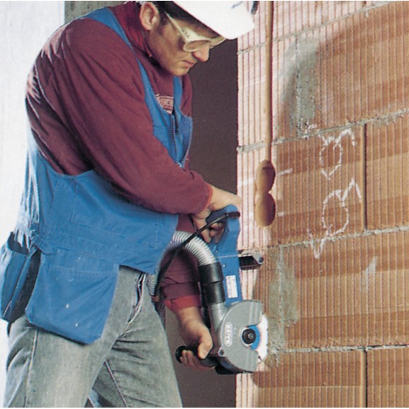 Rainureuse Makita SG150 - 1800 W, coupe précise dans le béton et les briques, largeur ajustable de 7 à 35 mm