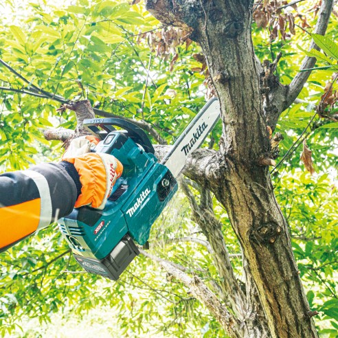 Tronçonneuse Makita UC003GM101 - 40Vmax, 24,8 m/s, compacte et légère, résistance à l'eau