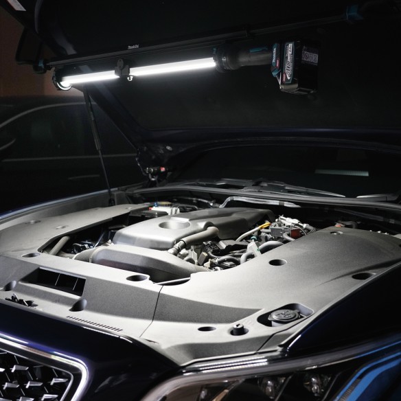 Lumière LED type barre pliable Makita ML012G - 40Vmax - 1700 lm - 3 modes d'éclairage