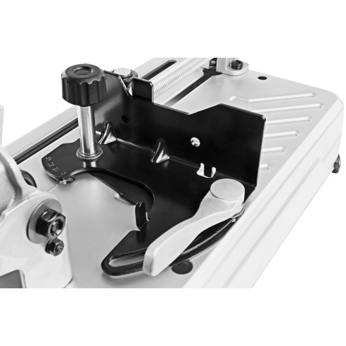 Tronçonneuse pour métal Makita DLW140Z - 36V (18V x2) - Coupe précise et sécurisée - moteur sans balais - Sans batterie ni charg