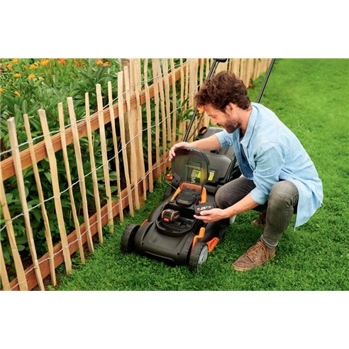 Tondeuse sans fil WORX WG743E | 40V (2x20V) 40 cm | IntelliCut | 7 hauteurs | 2x4,0 Ah + chargeur | 45 L