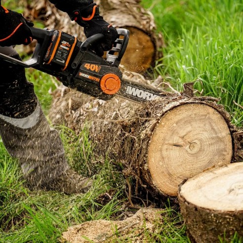 Tronçonneuse sans fil Worx WG385E 40V (2×20V), guide 40 cm, 18 m/s, moteur brushless, 2×4,0 Ah + chargeur double